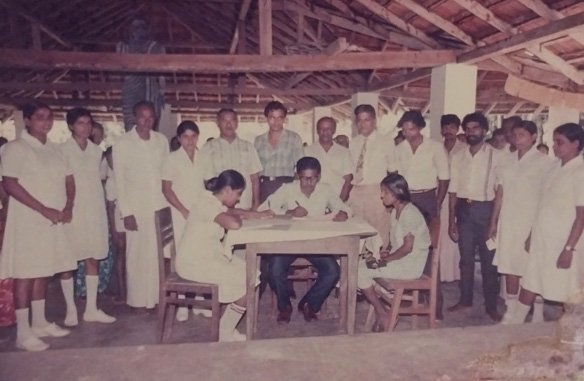 cds-colombo-90s-decade-image-2